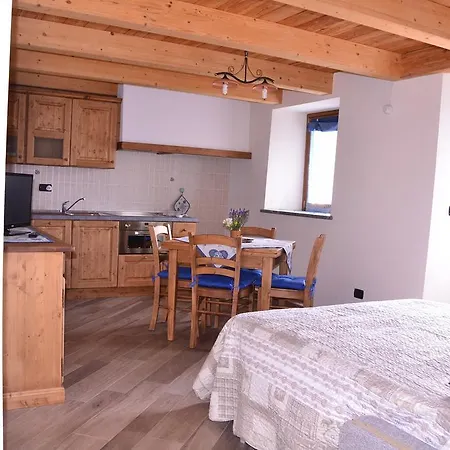 Lo Coppa Fen Apartment